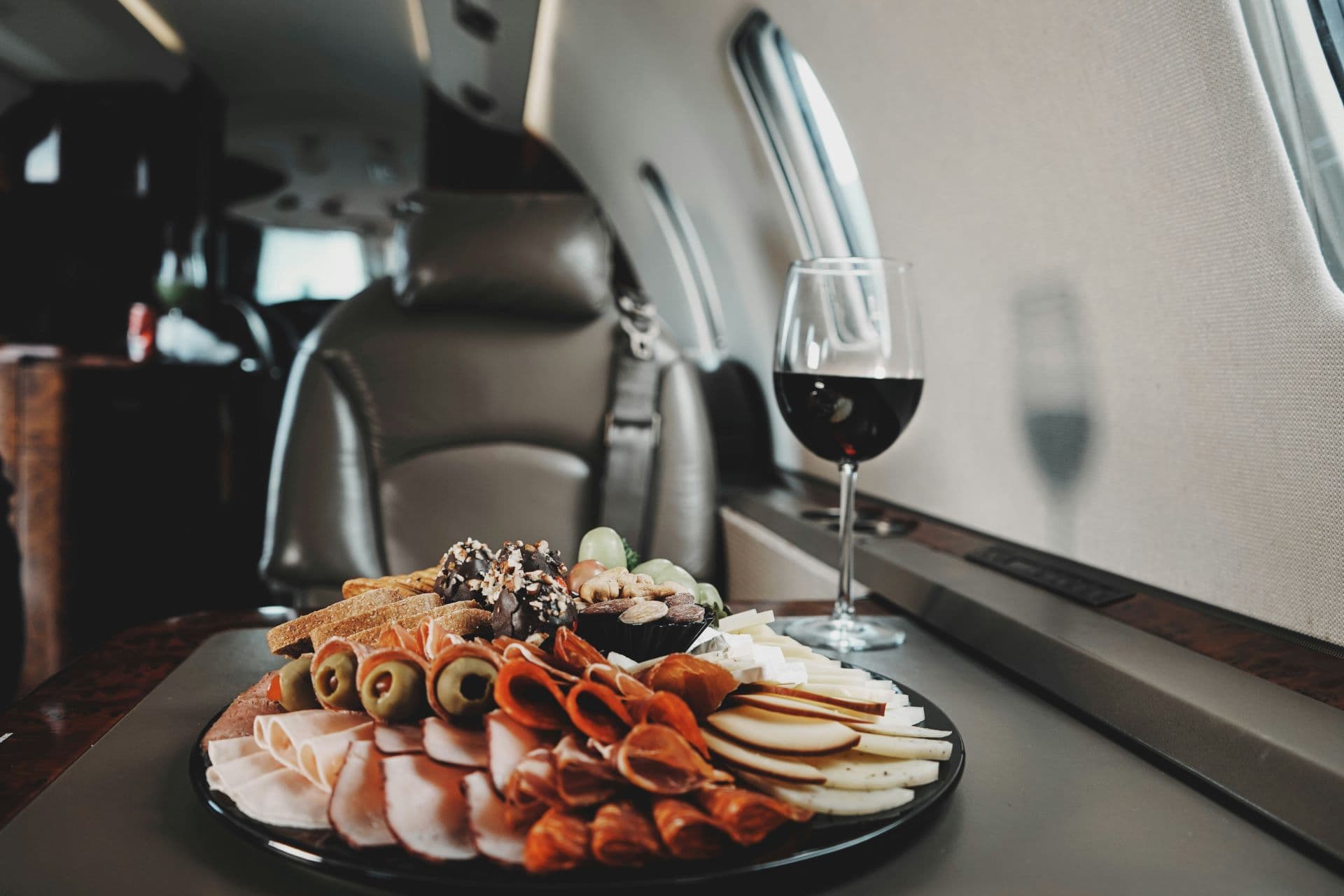 Fly, Feast, Repeat: Culinary Journeys via the Skies