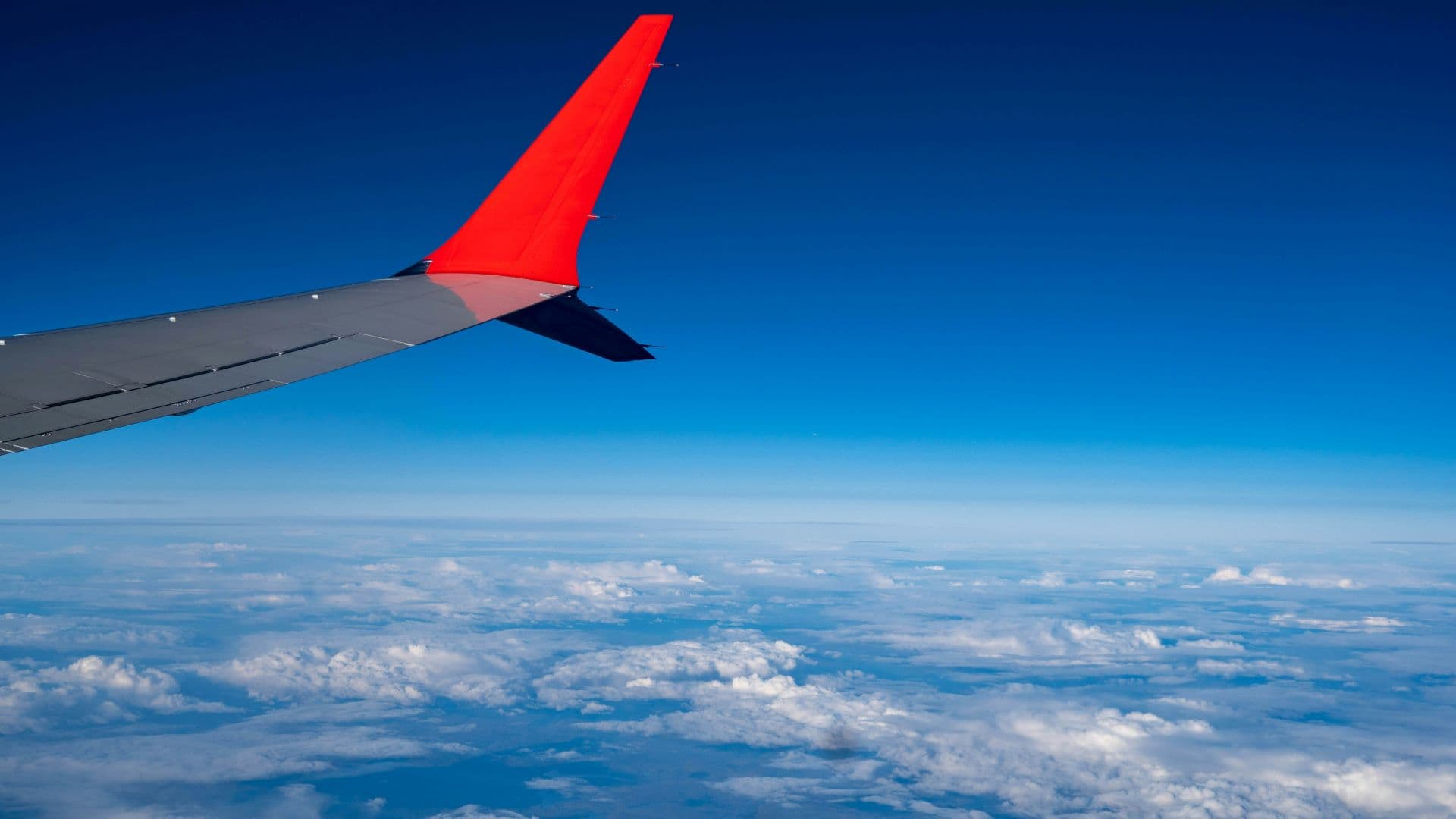 How Airline Seat Sales Platforms Reshaped Tourism Booking