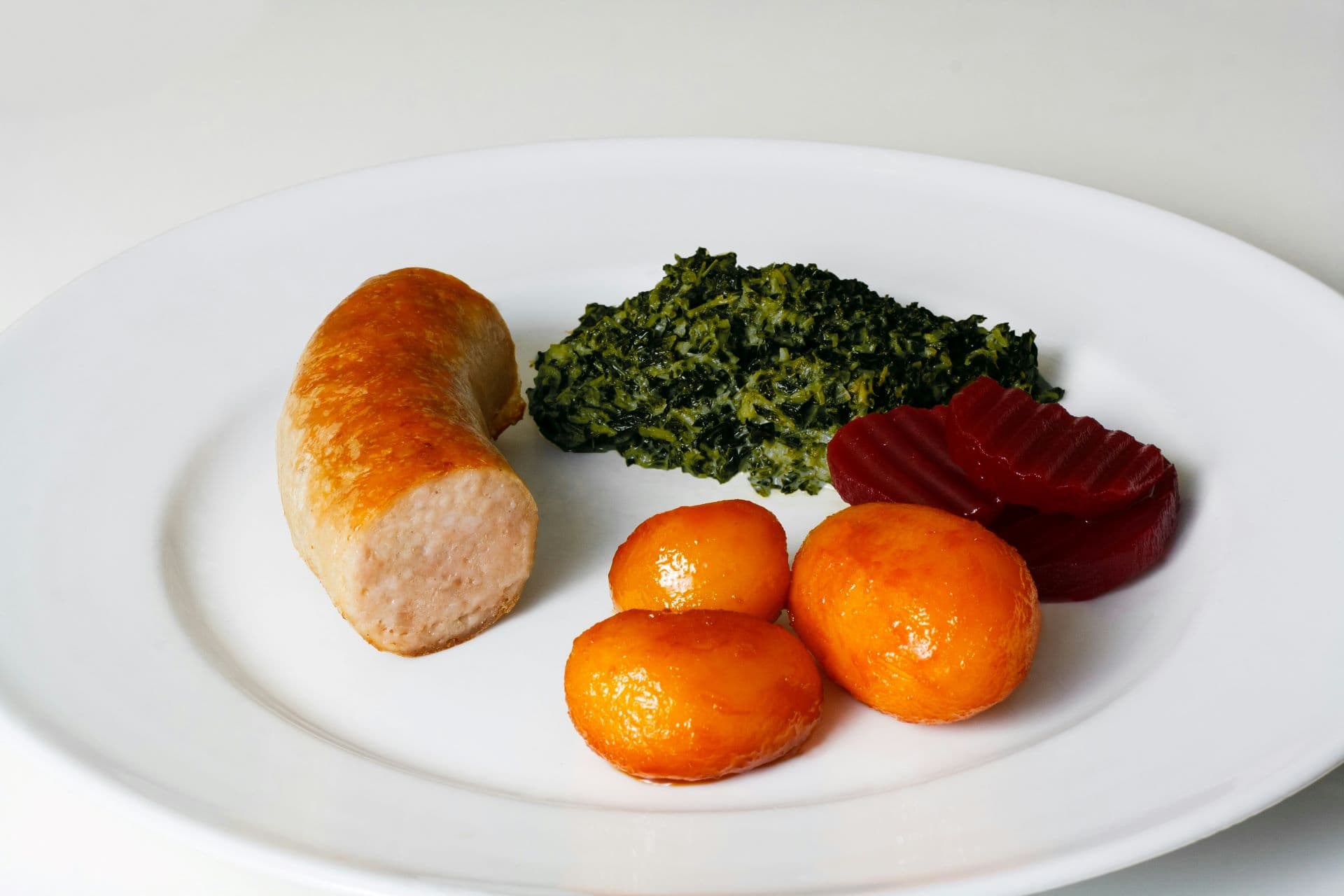 The Art of the Inflight Menu: Elevating Culinary Experiences at 35,000 Feet