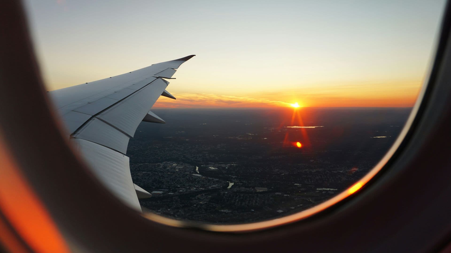 Aviation and Domestic Tourism: How Flights Change Travel