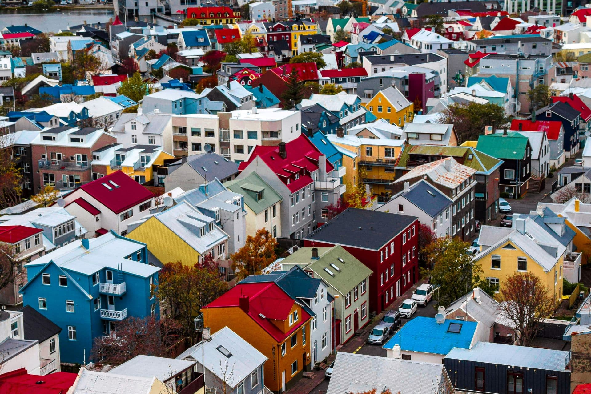 Flying To Iceland: A Journey Beyond the Ordinary