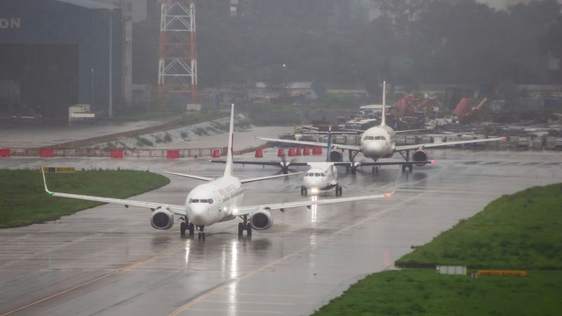Why Airport Runway Direction Is Critical to Flight Safety