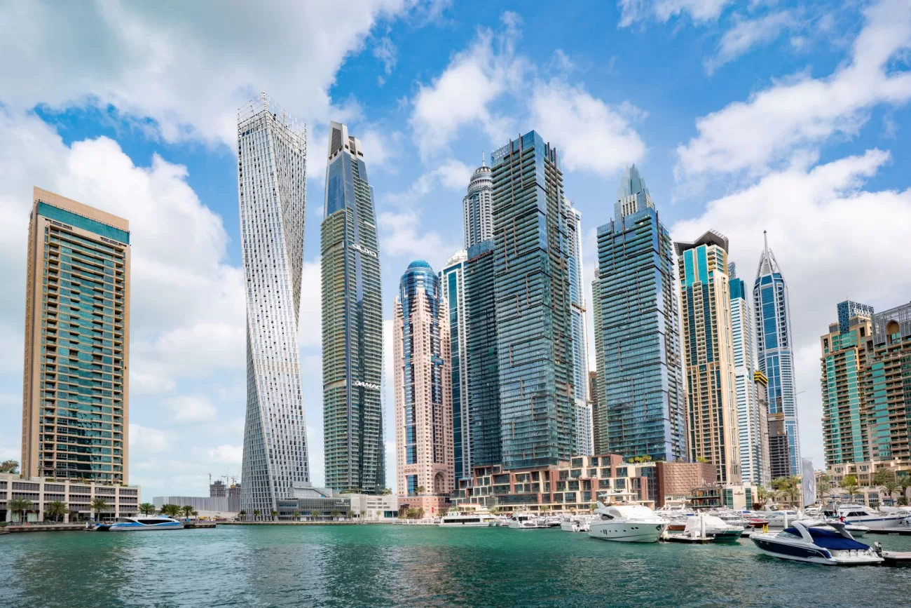 a-thrilling-guide-to-visiting-dubai-2-1300x867.webp