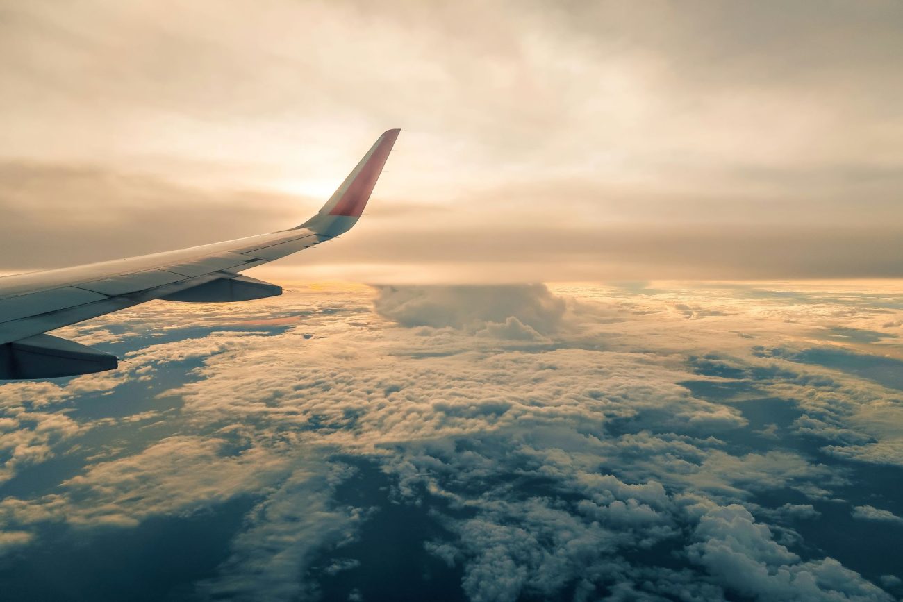 aviation-vs-conservation-the-tension-between-tourism-growth-and-environmental-impact-2-1300x867.jpg