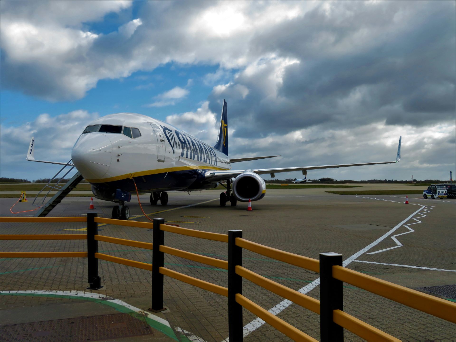 budget-airlines-vs-full-service-carriers-finding-the-best-value-2.jpg