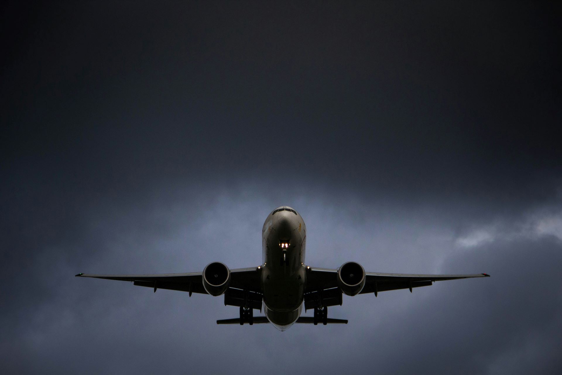 celebrity-influencer-partnerships-driving-tourism-via-airline-routes-1.jpg