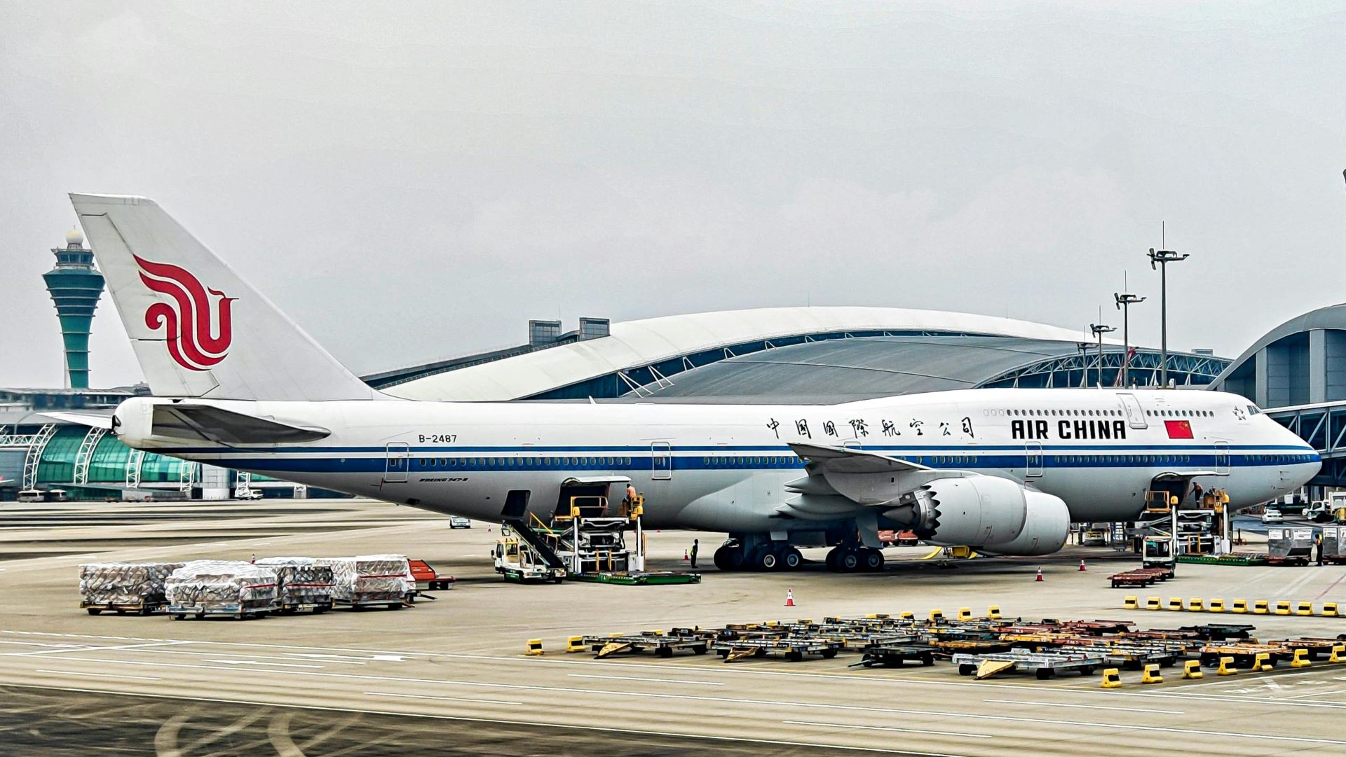 comfort-cost-and-curiosity-what-drives-airline-choice-for-tourists-1.jpg