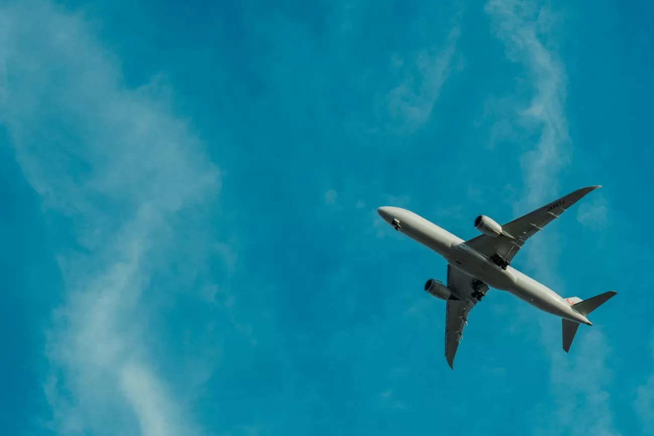 embark-on-an-epic-voyage-your-ultimate-guide-to-booking-airline-tickets-to-portugal-2-1300x867.webp