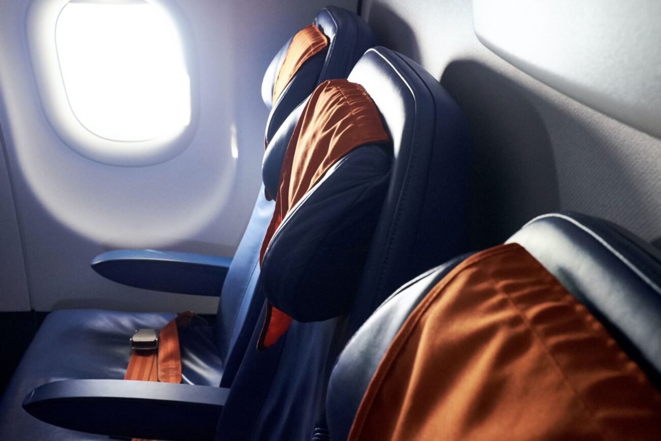 flying-from-south-africa-to-thailand-jet-lag-1300x867.jpg
