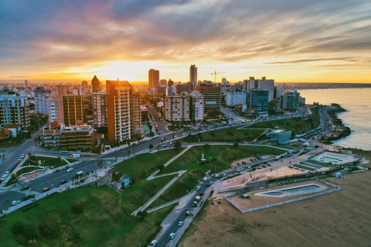flying-into-the-heart-of-argentina-1-1300x867.webp