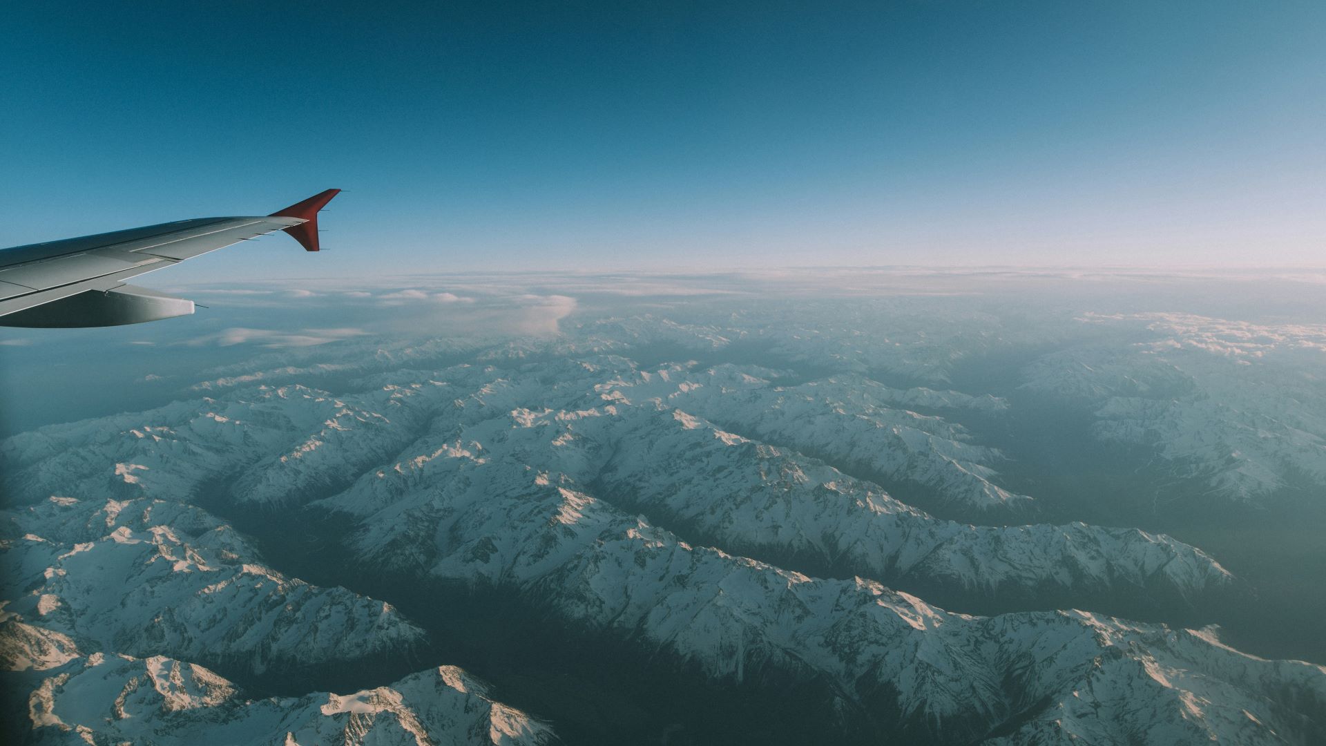 flying-smart-peak-vs-off-peak-travel-compared-1