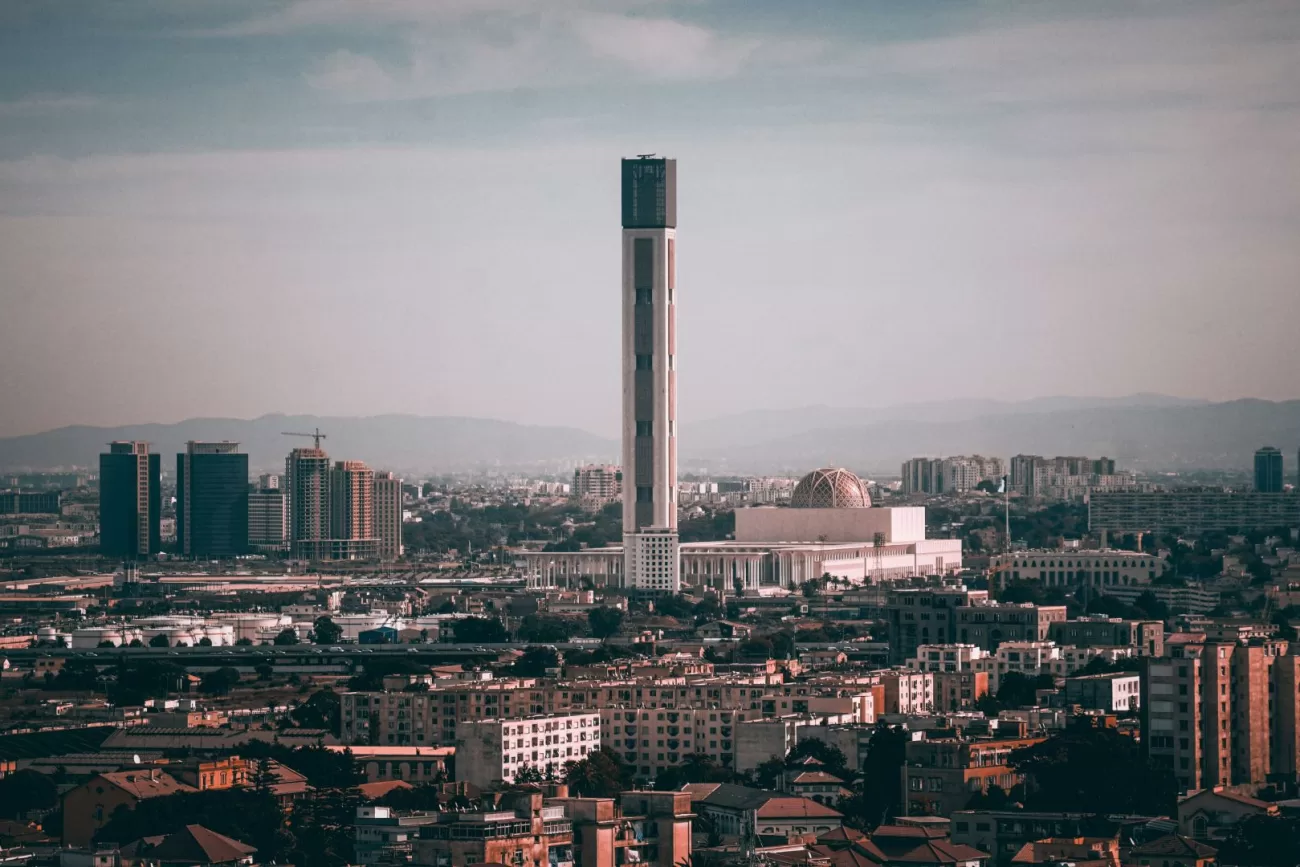 flying-to-algeria-1300x867.webp