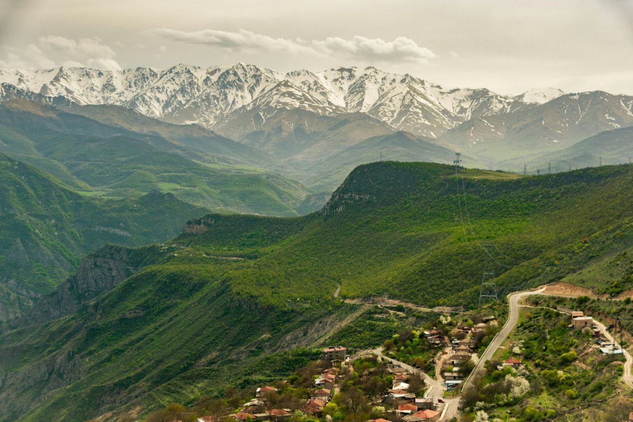 flying-to-armenia-2-1300x867.jpg