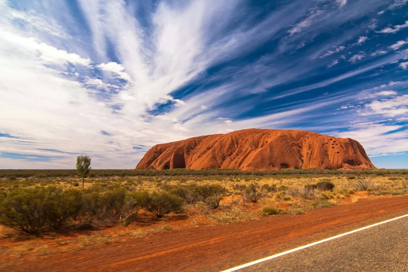 flying-to-australia-1-1300x867.webp