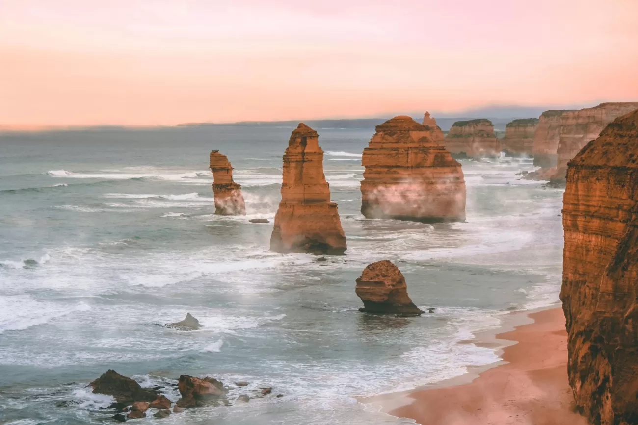 flying-to-australia-3-1300x867.webp