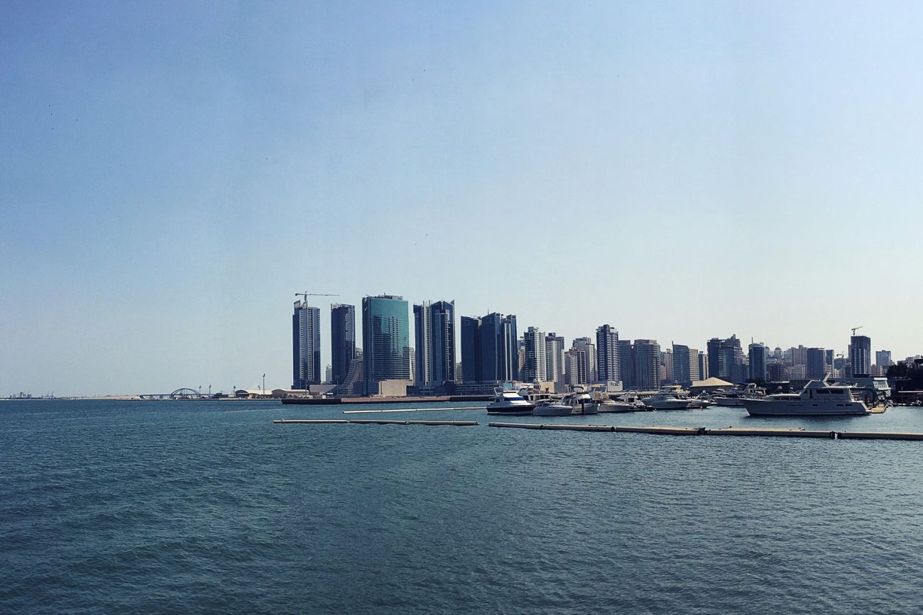 flying-to-bahrain-3-1300x867.jpg