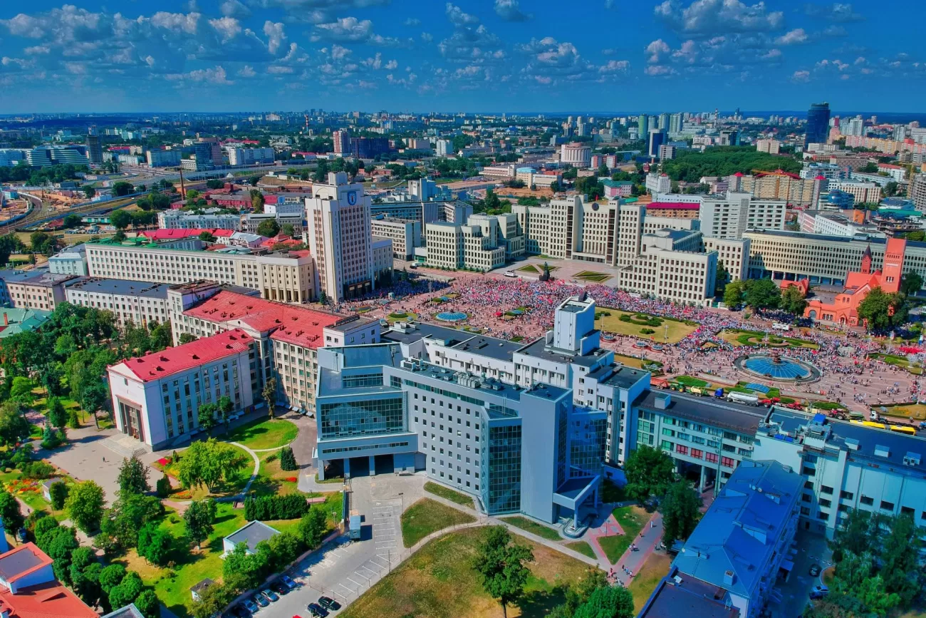 flying-to-belarus-3-1300x867.webp