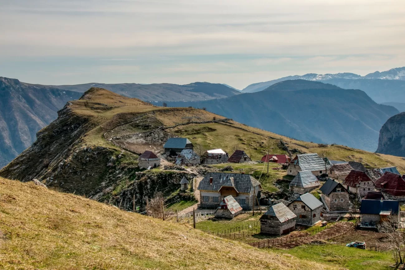 flying-to-bosnia-1-1300x867.webp