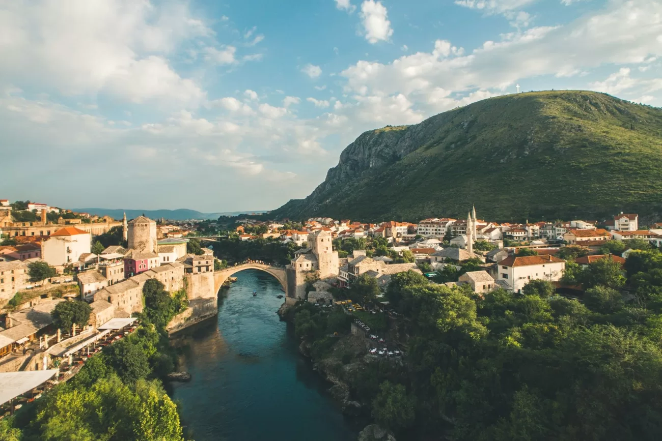 flying-to-bosnia-1300x867.webp