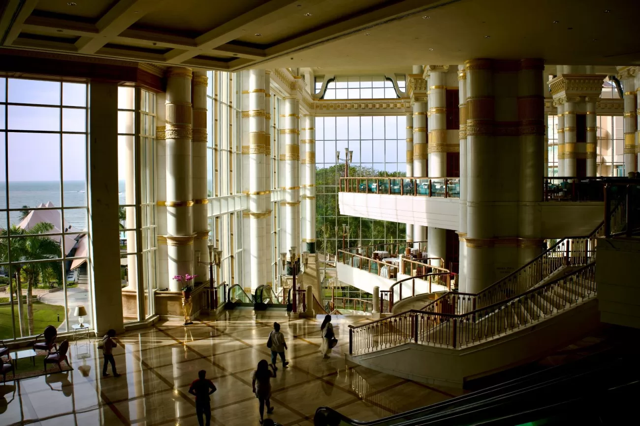 flying-to-brunei-1-1300x867.webp
