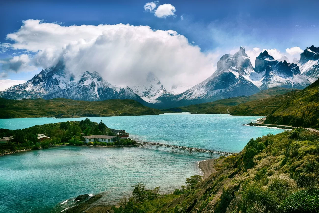 flying-to-chile-1300x867.webp