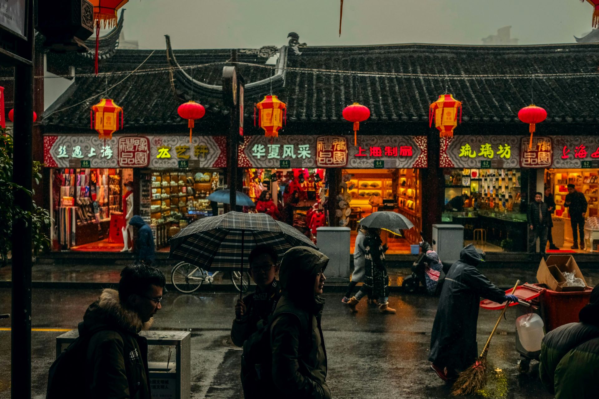 flying-to-china-1.jpg