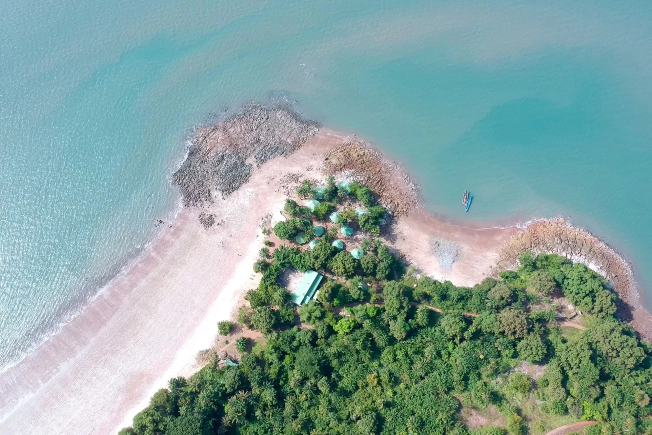 flying-to-equatorial-guinea-1300x867.webp