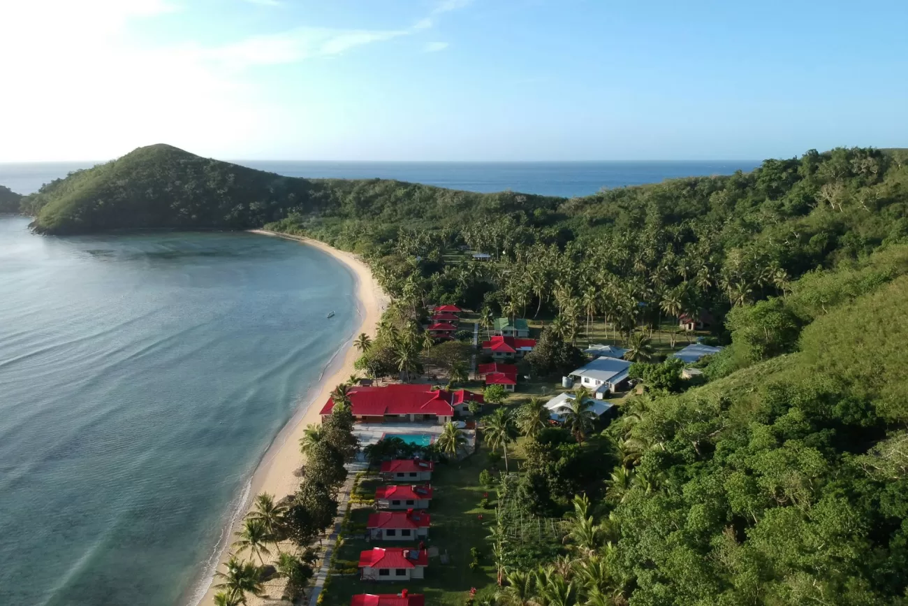 flying-to-fiji-1-1300x867.webp