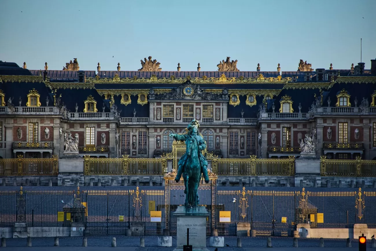 flying-to-france-1-1300x867.webp
