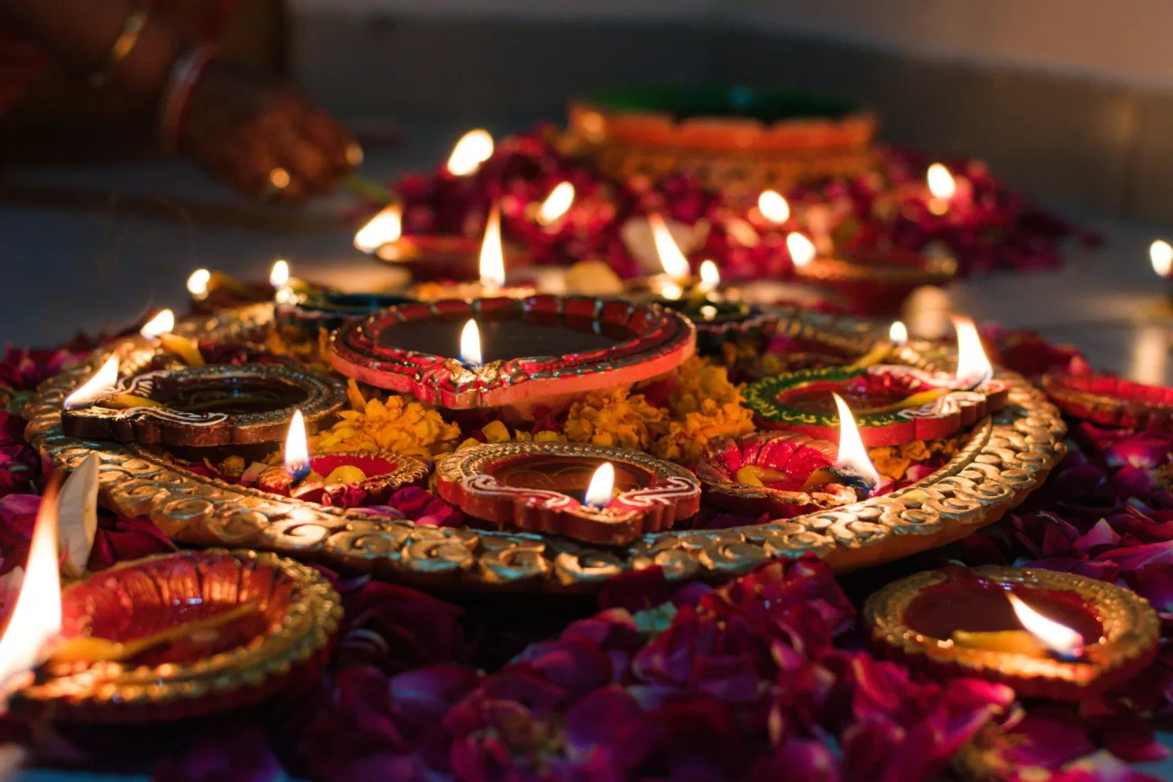 flying-to-india-2-1300x867.webp