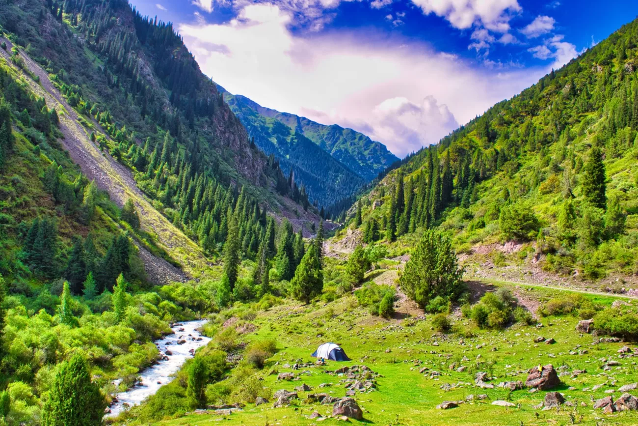 flying-to-kyrgyzstan-1-1300x867.webp