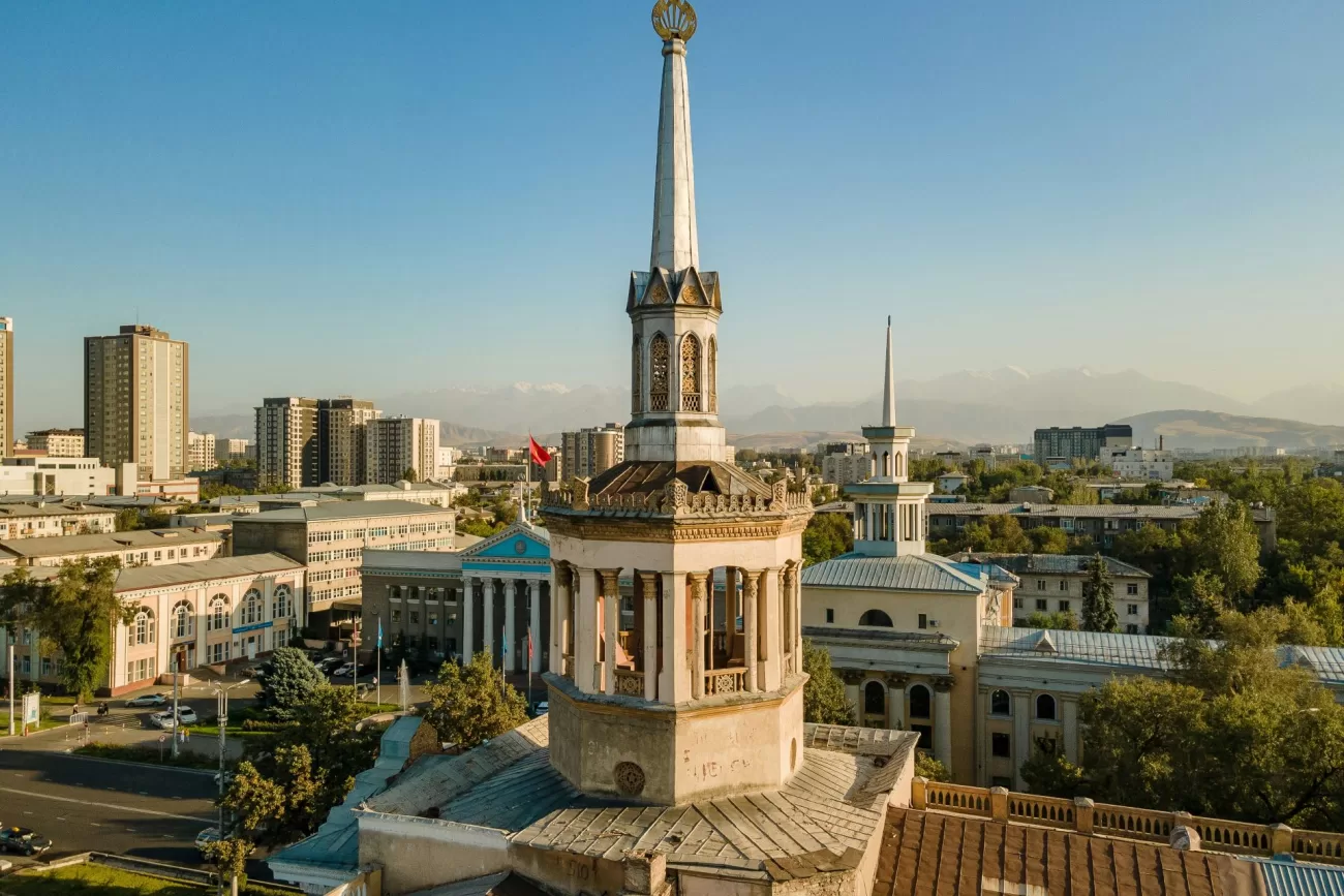 flying-to-kyrgyzstan-3-1300x867.webp