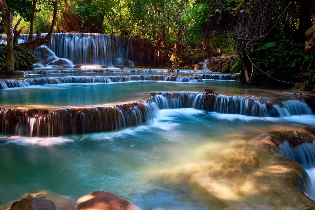 flying-to-laos-3-1300x867.webp