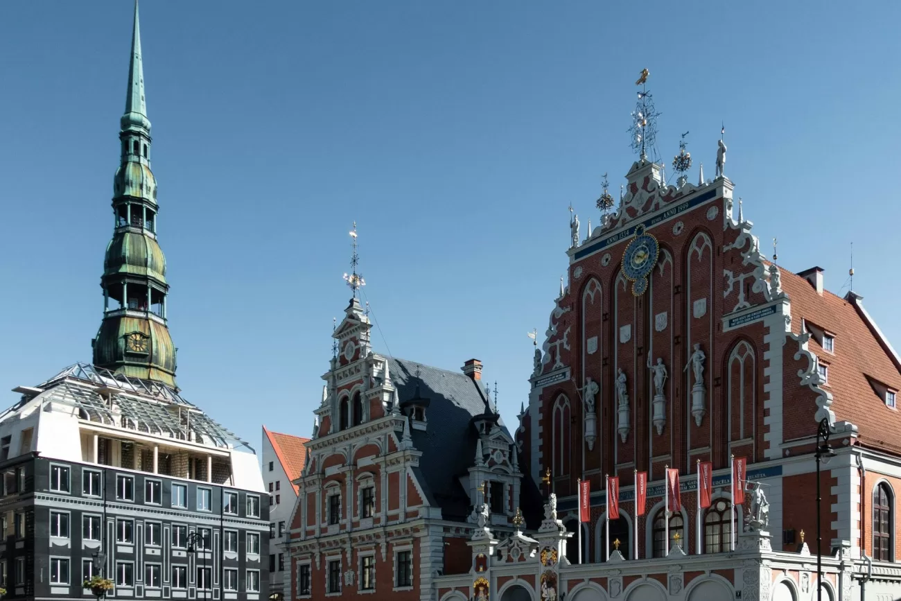 flying-to-latvia-3-1300x867.webp
