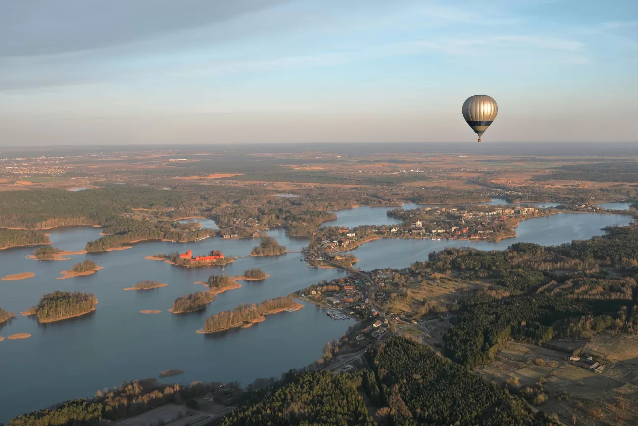 flying-to-lithuania-1300x867.webp