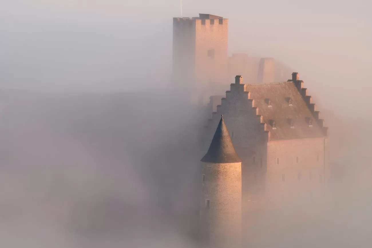 flying-to-luxembourg-2-1300x867.webp