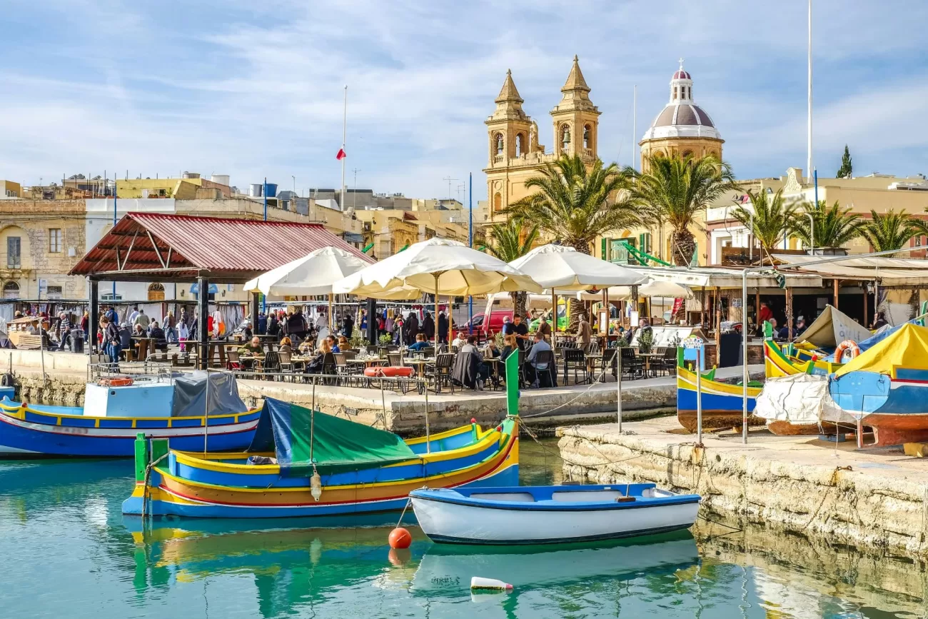flying-to-malta-1-1300x867.webp