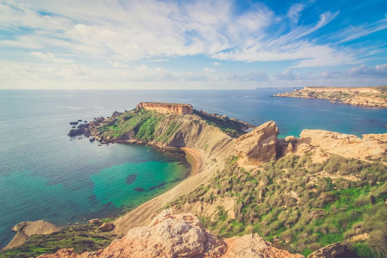 flying-to-malta-1300x867.webp