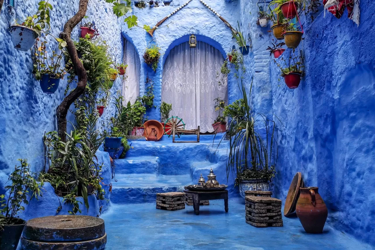 flying-to-morocco-1-1300x867.webp