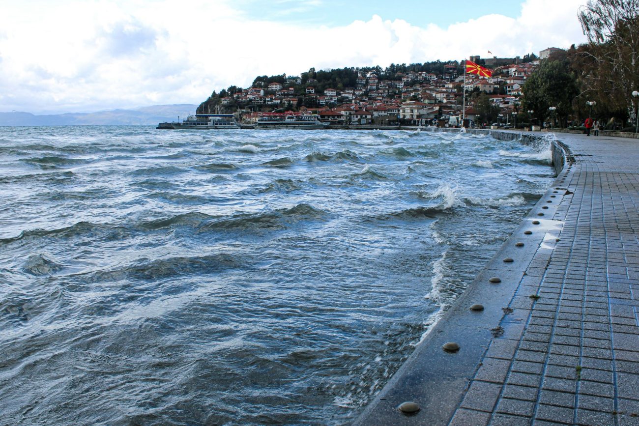 flying-to-north-macedonia-2-1300x867.jpg