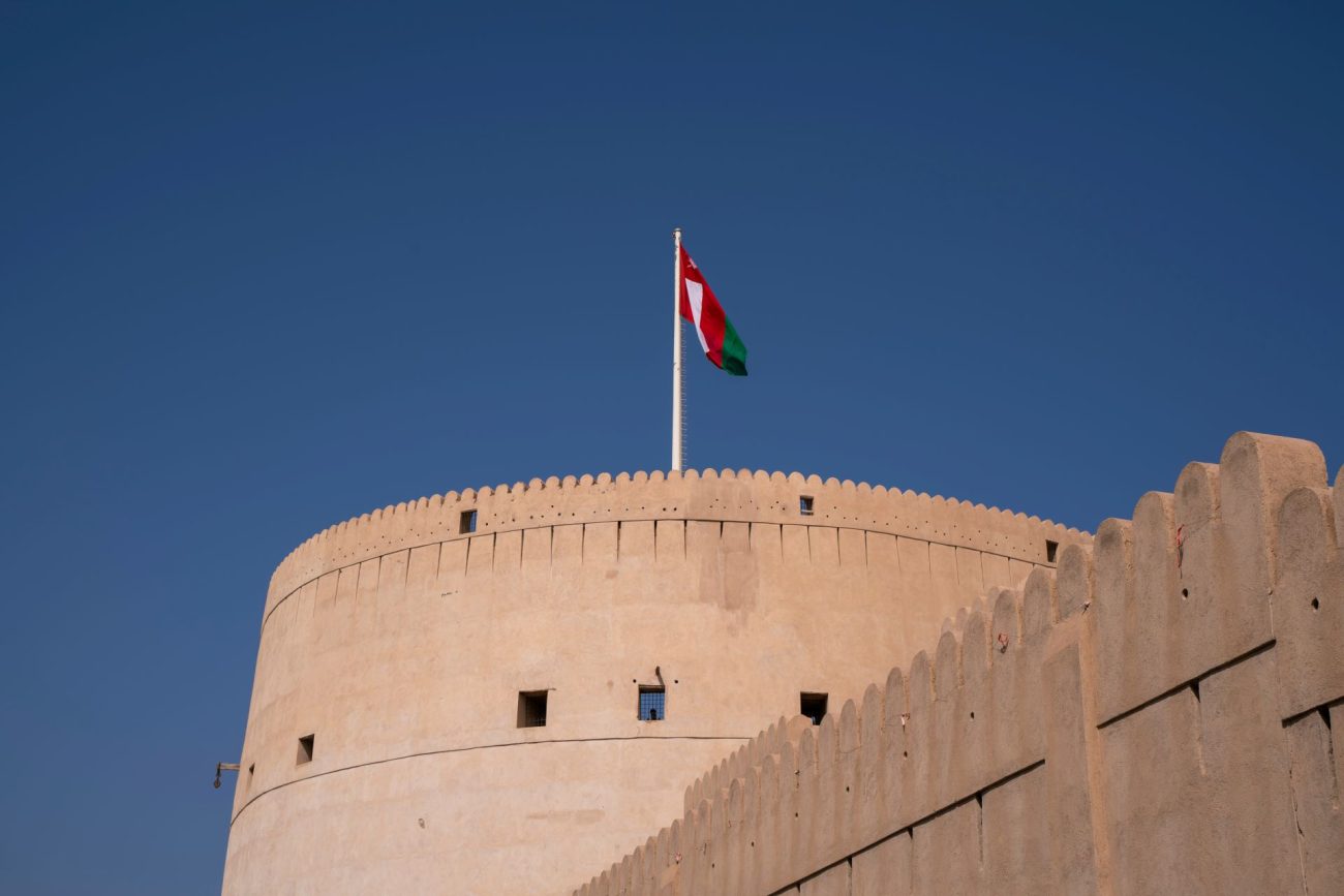 flying-to-oman-3-1300x867.jpg