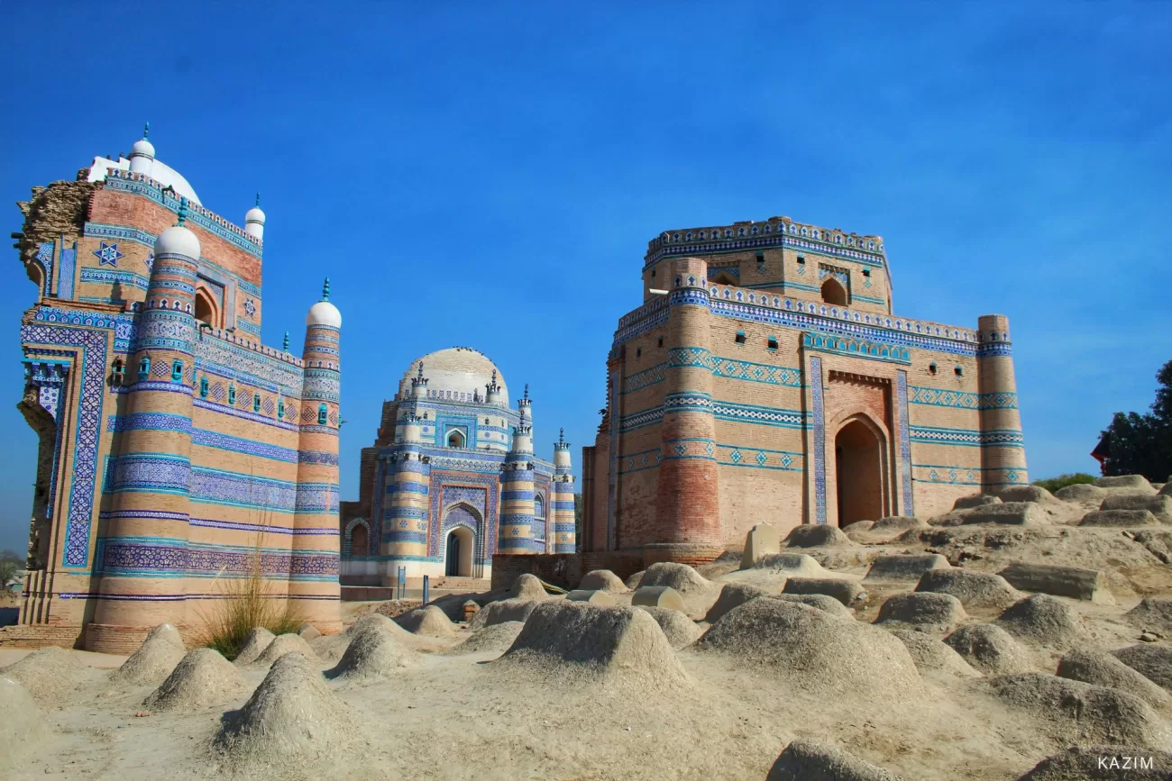 flying-to-pakistan-1-1300x867.webp
