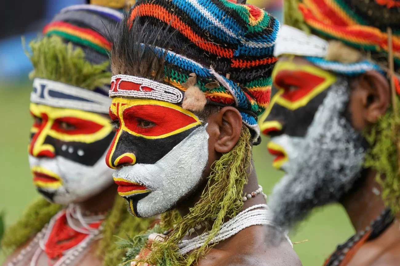 flying-to-papua-new-guinea-3-1300x867.webp