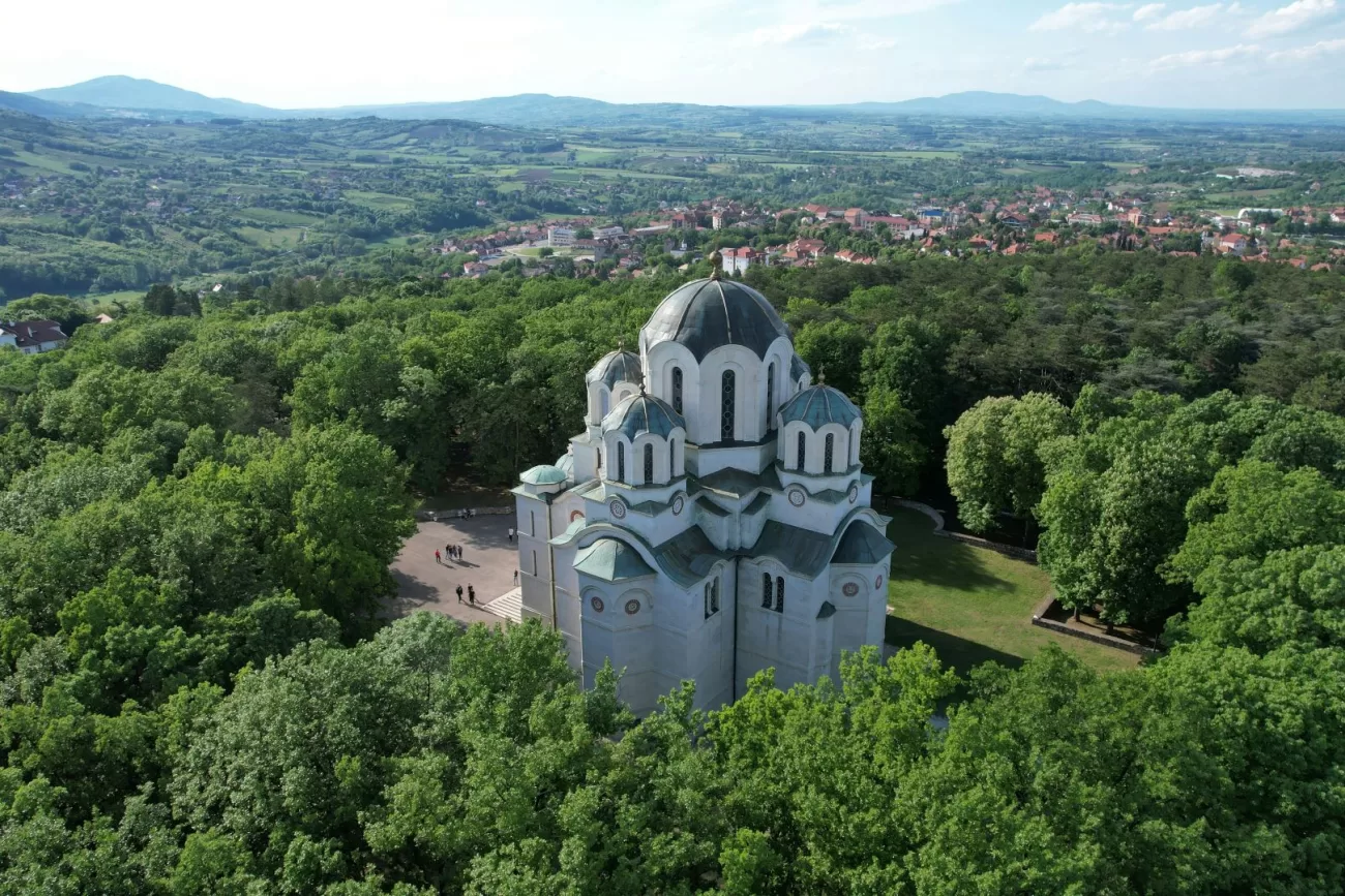 flying-to-serbia-2-1300x867.webp