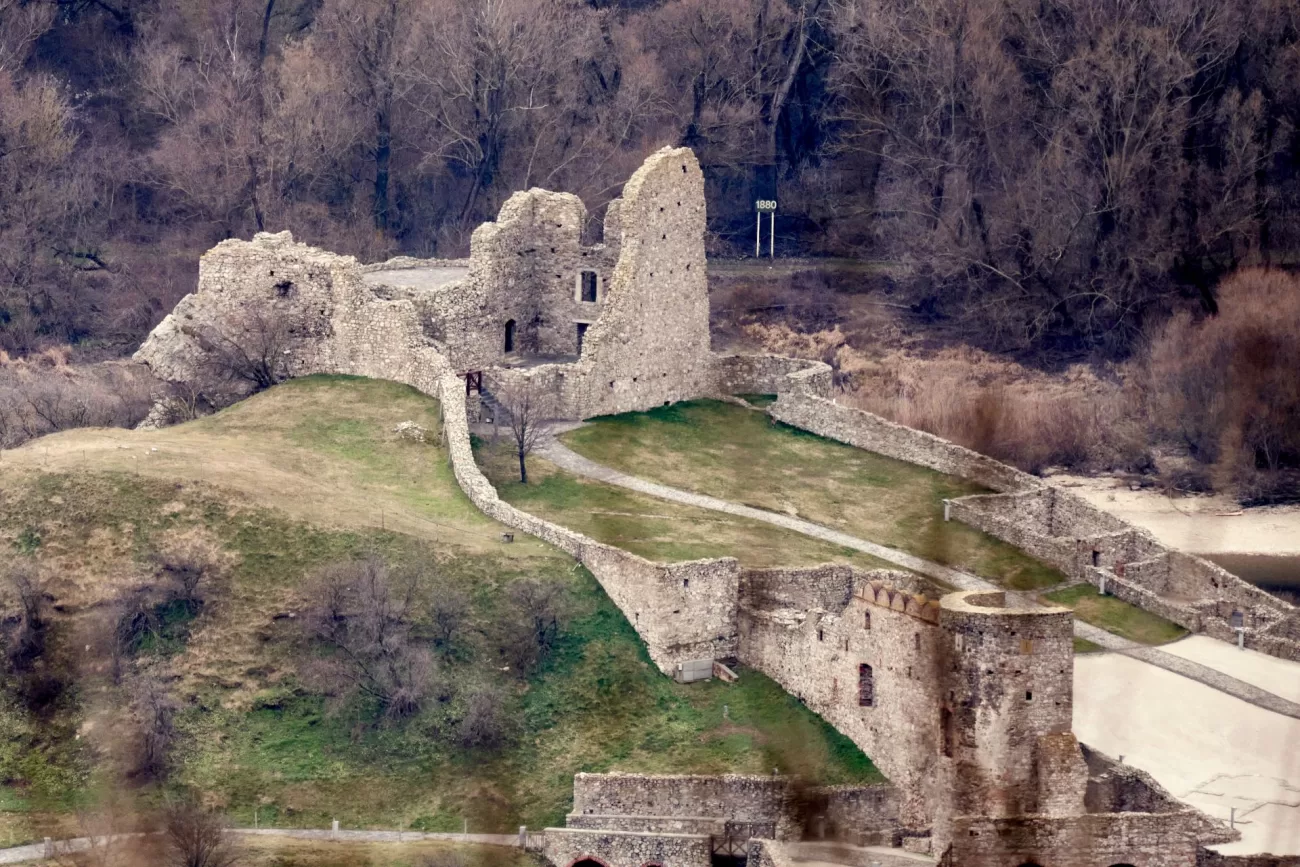 flying-to-slovakia-2-1300x867.webp