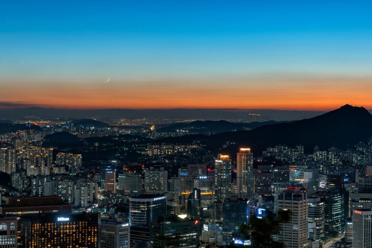 flying-to-south-korea-3-1300x867.jpg
