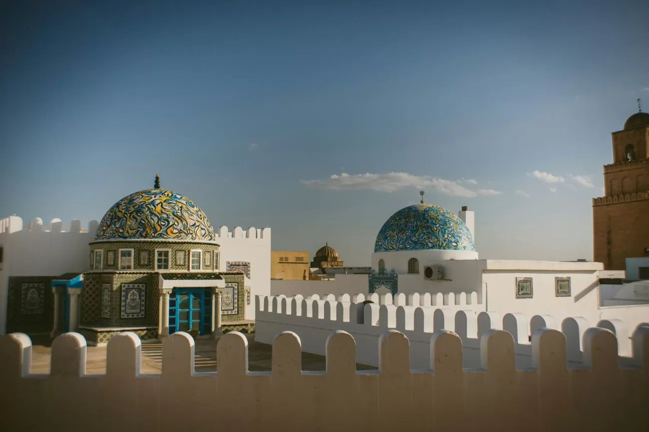 flying-to-tunisia-1-1300x867.webp
