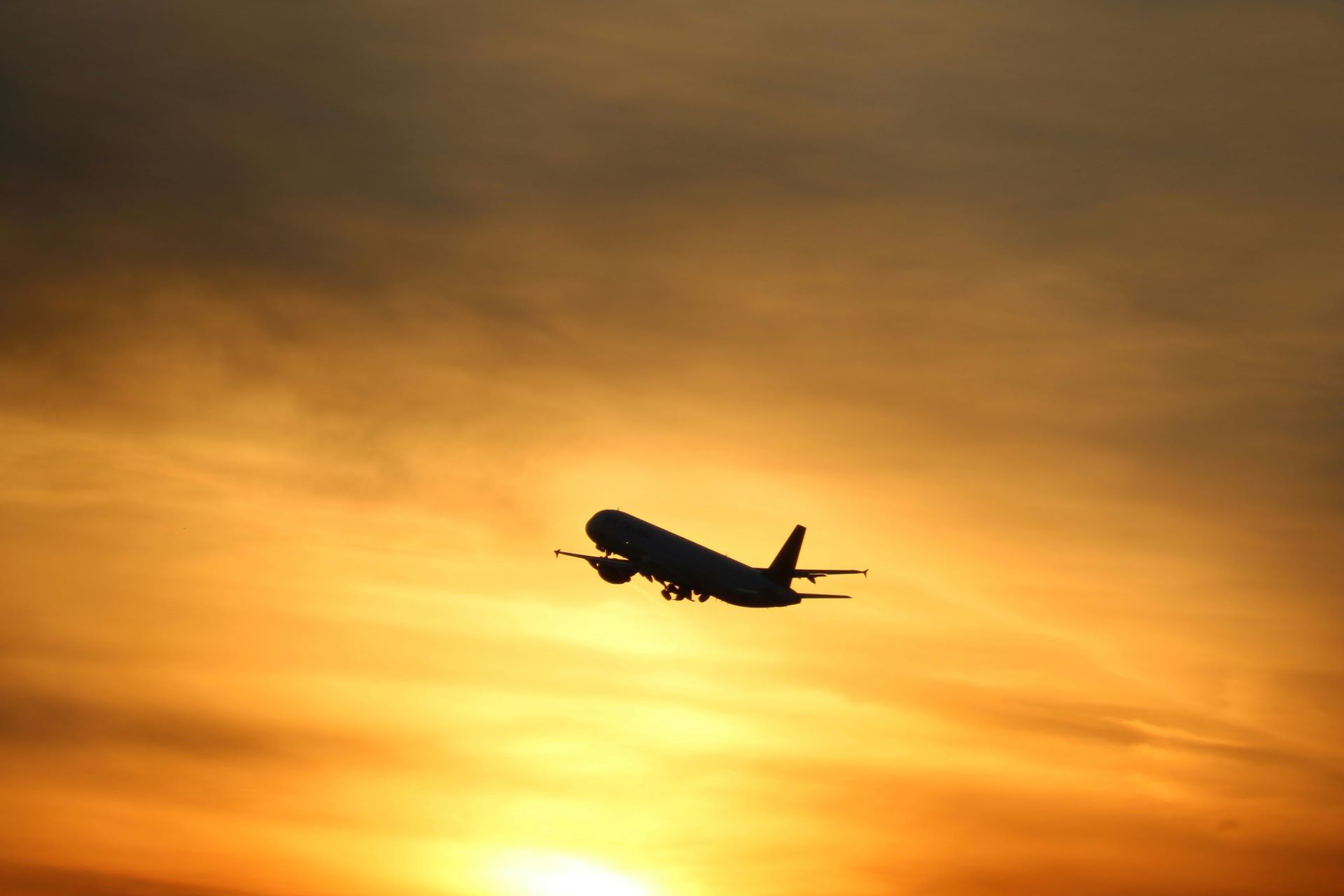 frequent-flyer-secrets-how-to-travel-better-for-less-1.jpg