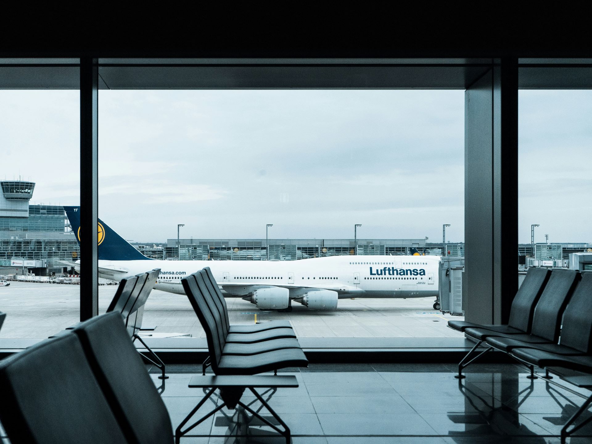 global-airport-design-trends-how-architecture-shapes-the-travel-experience.jpg
