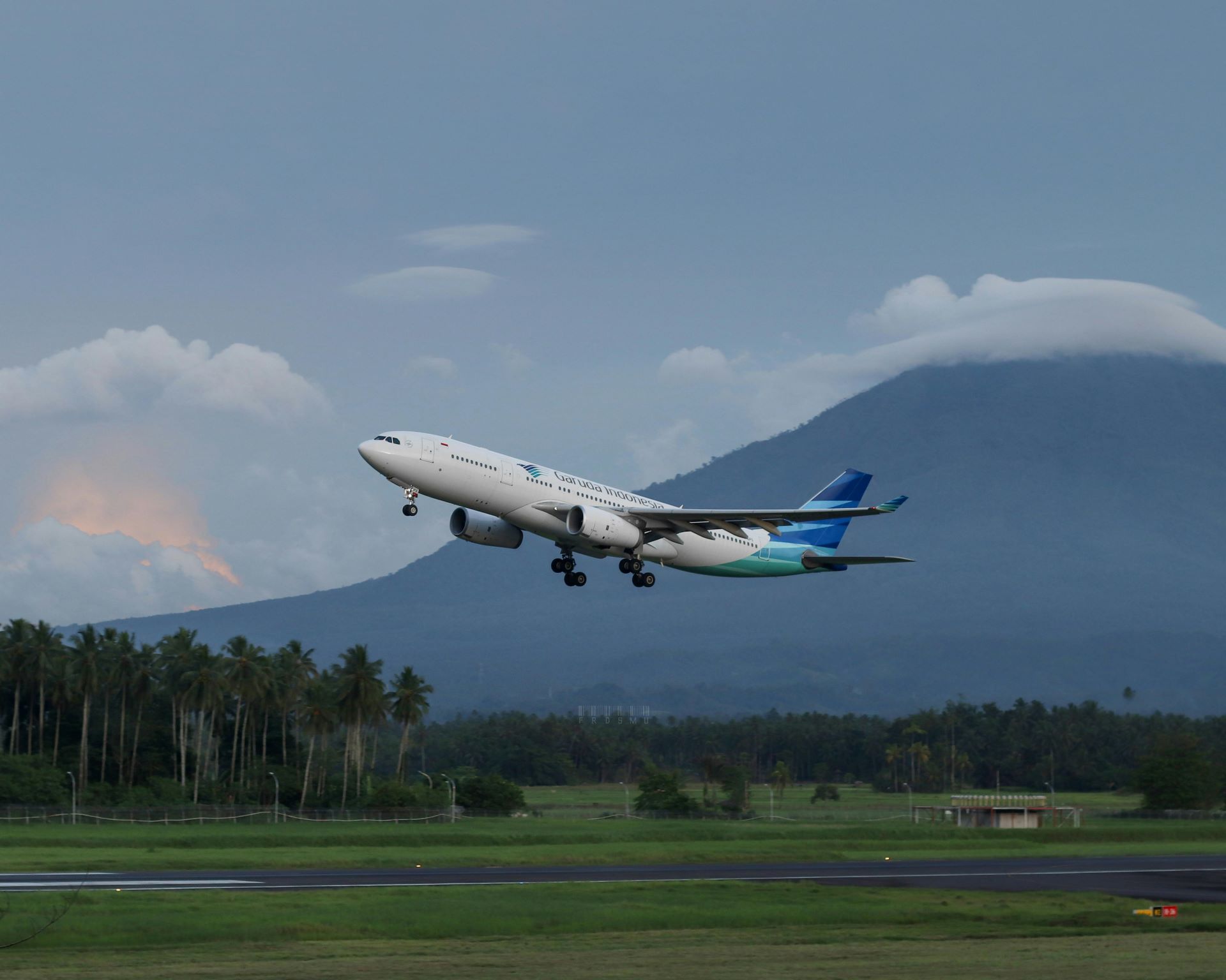 the-role-of-airline-partnerships-in-adventure-tourism-1.jpg